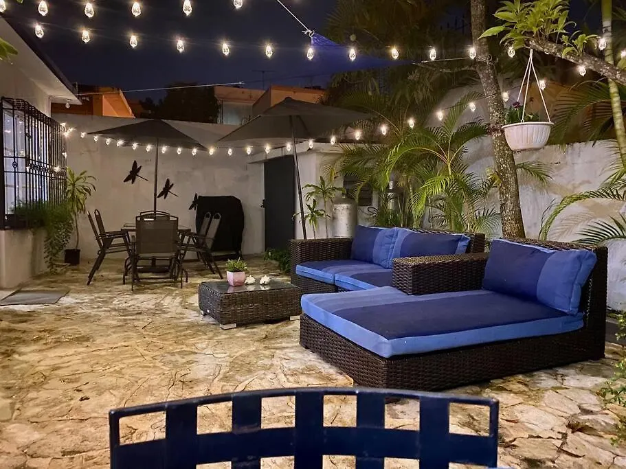 Casa Con Parqueo Privado, Patio Y Jacuzzi. Villa Santo Domingo