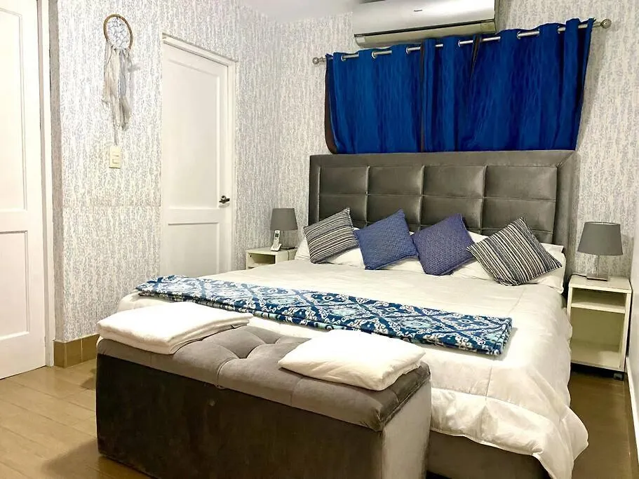 Casa Con Parqueo Privado, Patio Y Jacuzzi. Villa Santo Domingo 0*,  Dominican Republic