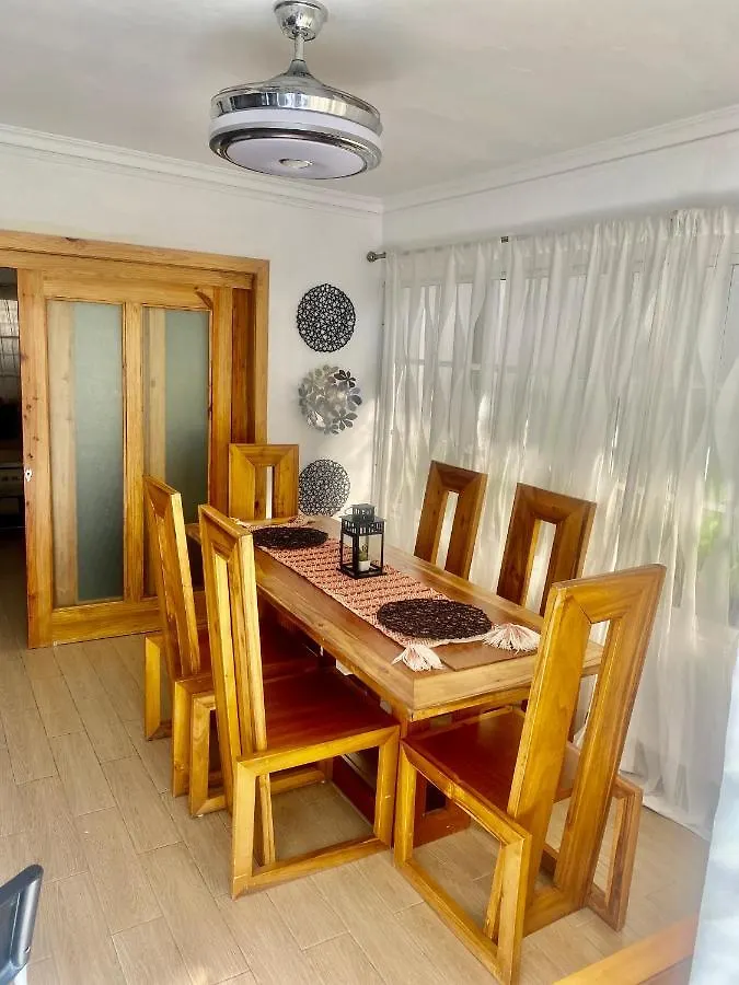 Casa Con Parqueo Privado, Patio Y Jacuzzi. Villa Santo Domingo 0*,