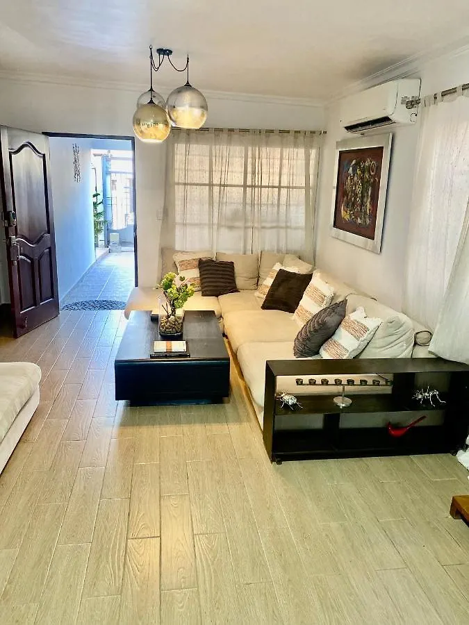Casa Con Parqueo Privado, Patio Y Jacuzzi. Villa Santo Domingo Holiday home